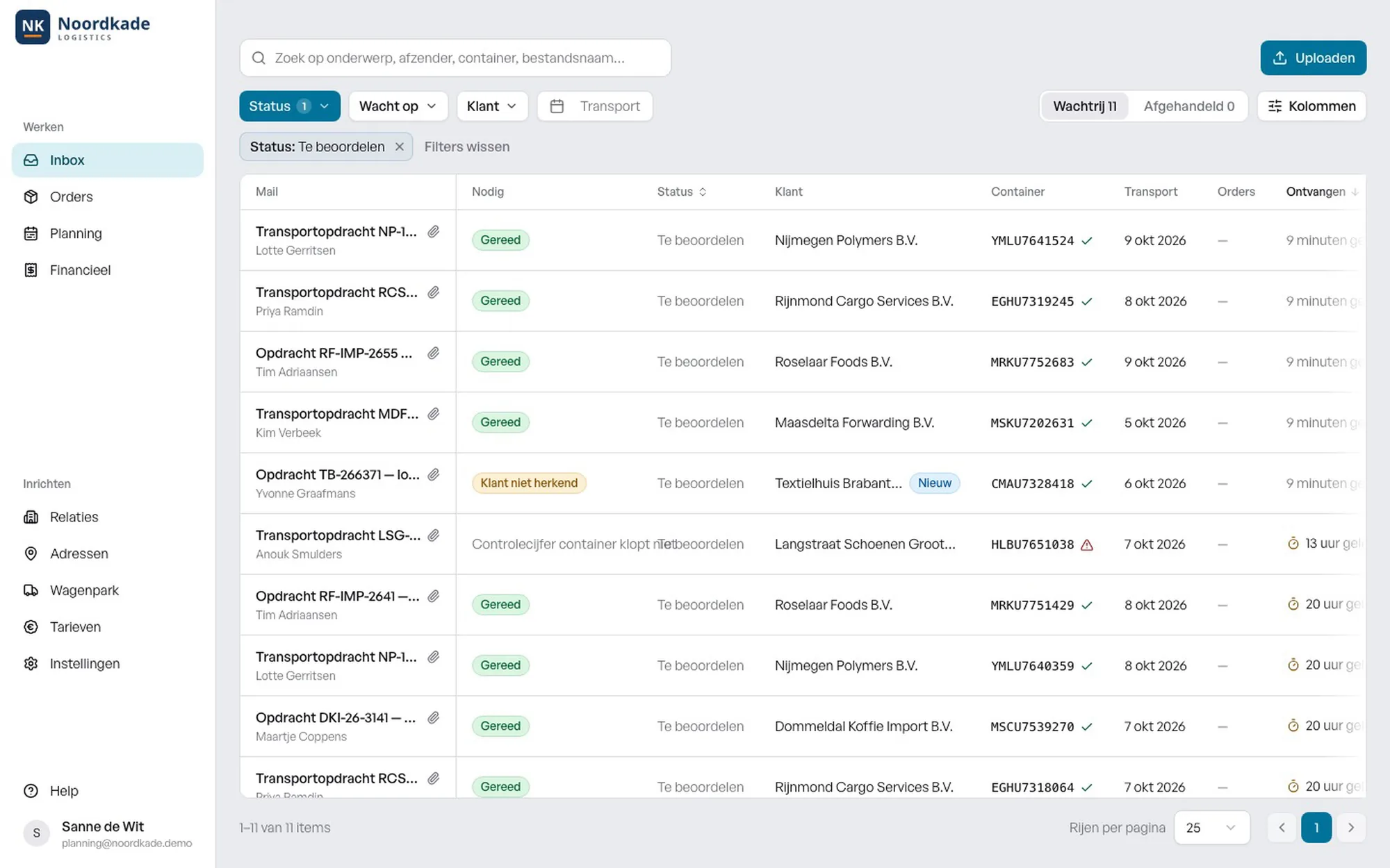 Inbox van Samurai TMS met de wachtrij van transportopdrachten uit de mail, per opdracht met klant, containernummer, transportdatum en status